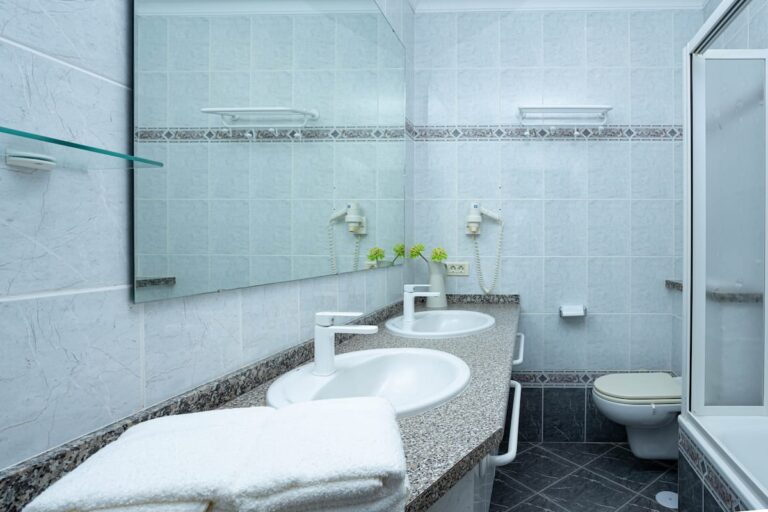 Just@ the Sea · Ikarus · Baño completo