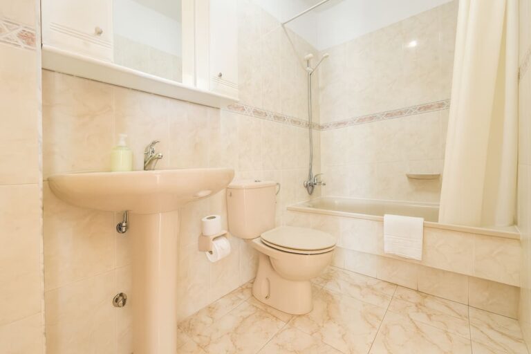 B4 Arena Sol · Baño completo 1