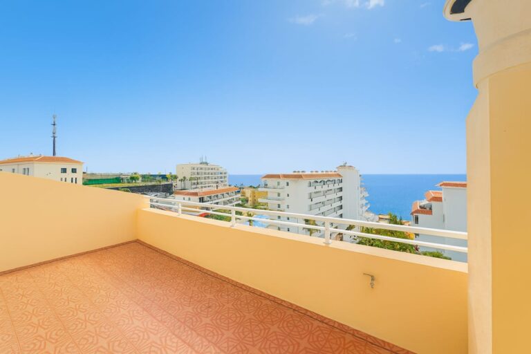 B4 Arena Sol · Terraza