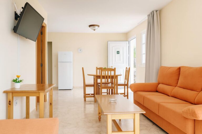 B6 Arena Sol · Salón