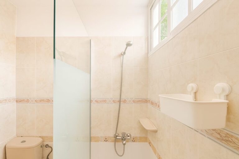B6 Arena Sol · Baño completo