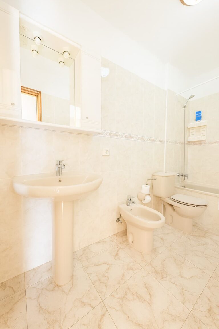 B3 Arena Sol · Baño completo 1