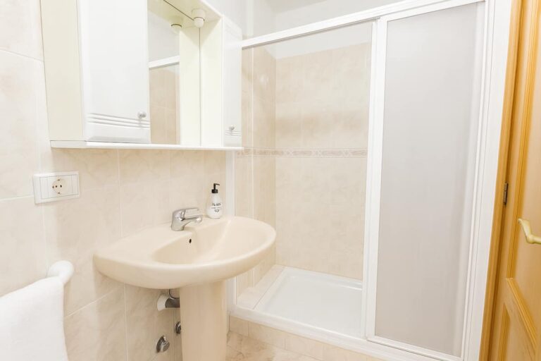 B3 Arena Sol · Baño completo 2