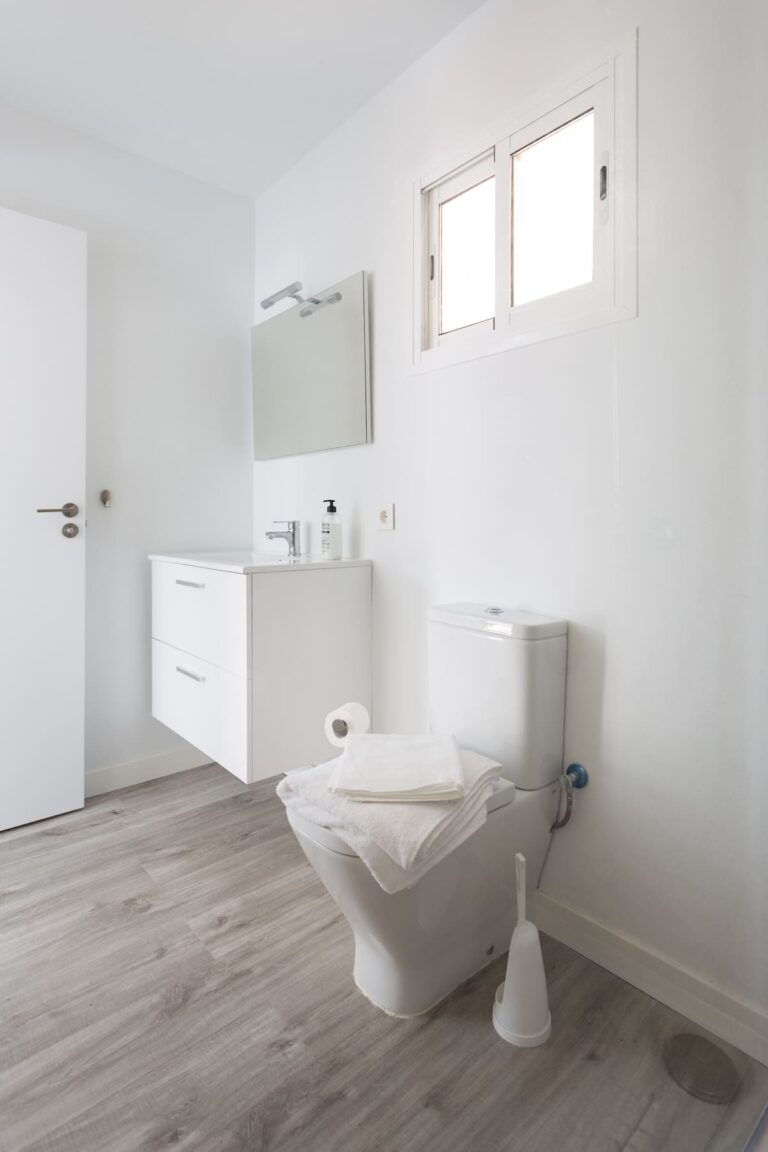 Junto al mar · Baño completo